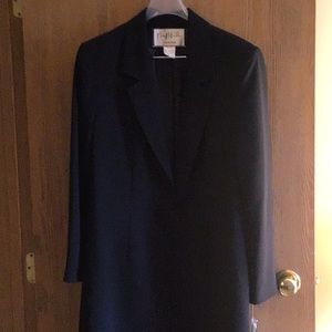 LADIES 2 PC SUIT BY MARY MCFADDEN SIZE 16 BLACK FULLY LINED. NWT